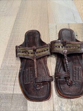 Brown Leather women’s Braided Toe-Loop Sandals